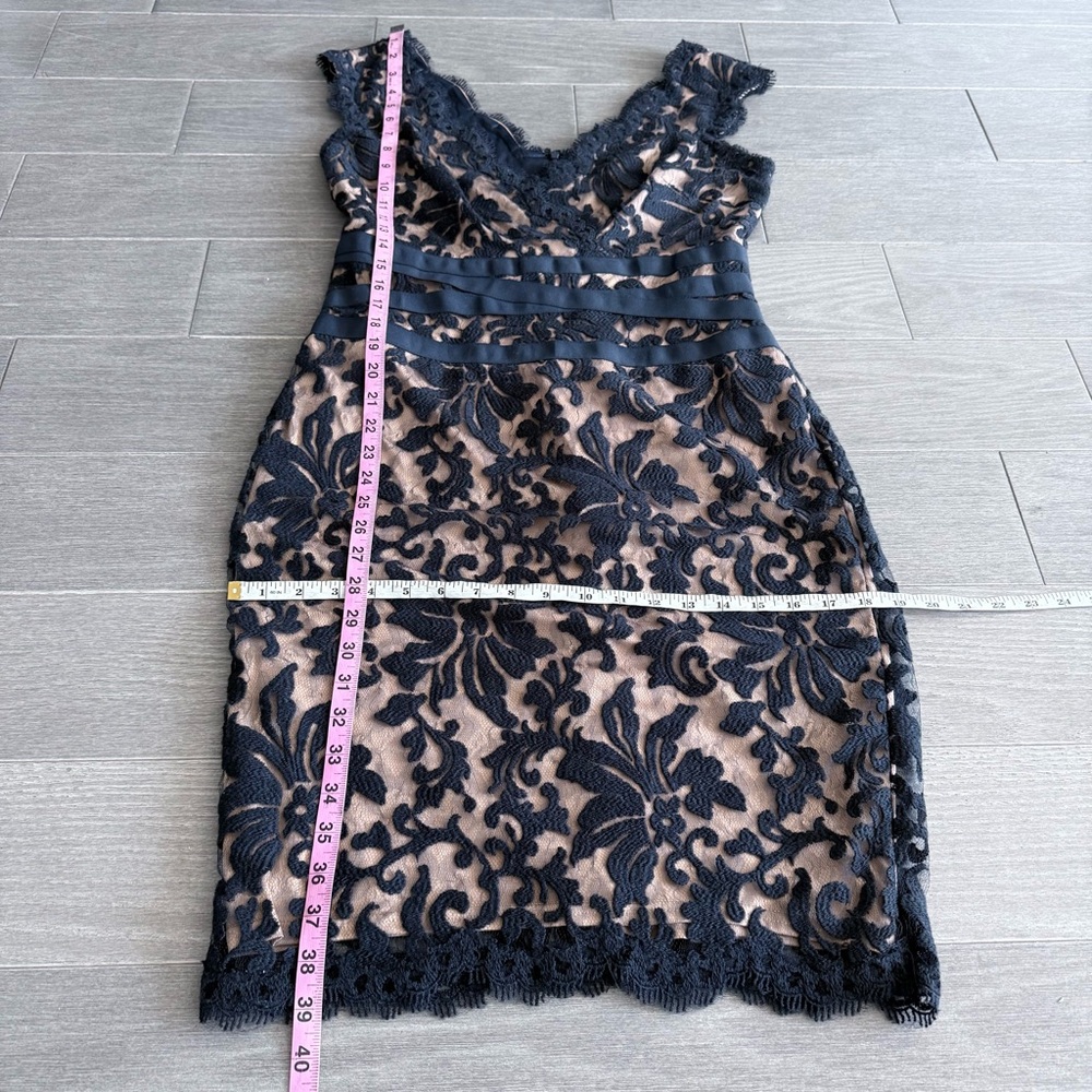 Tadashi Shoji Lace & Tulle Sheath Dress 6 Navy Nude Cocktail Party Wedding Guest - Picture 15 of 16